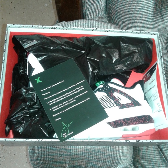 Jordan 4 - Picture 2 of 2